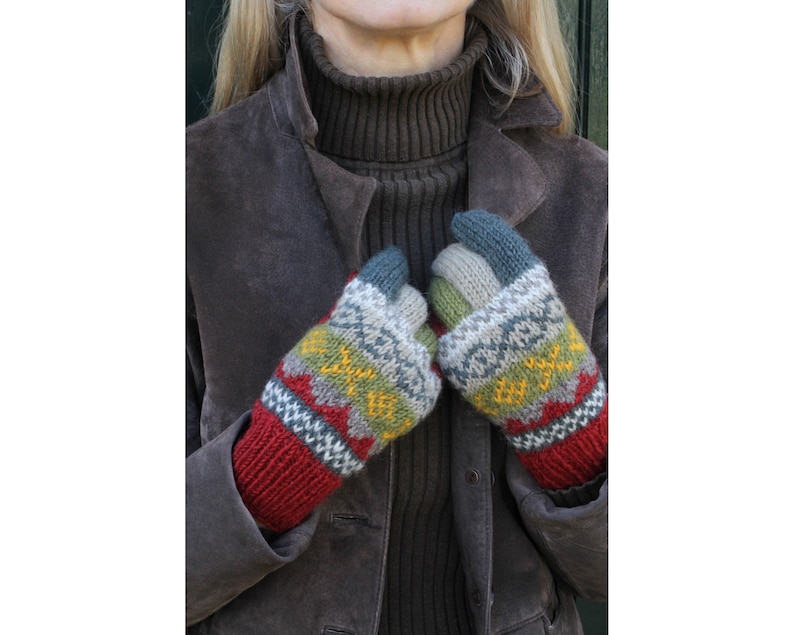 Women's Fair Isle Gloves Hand Knitted Gloves 100% Wool Fairisle Knit Gloves Warm Knitted Gloves Fair Trade Pachamama Rust