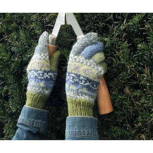 Women's Fair Isle Gloves Hand Knitted Gloves 100% Wool Fairisle Knit Gloves Warm Knitted Gloves Fair Trade Pachamama Olive