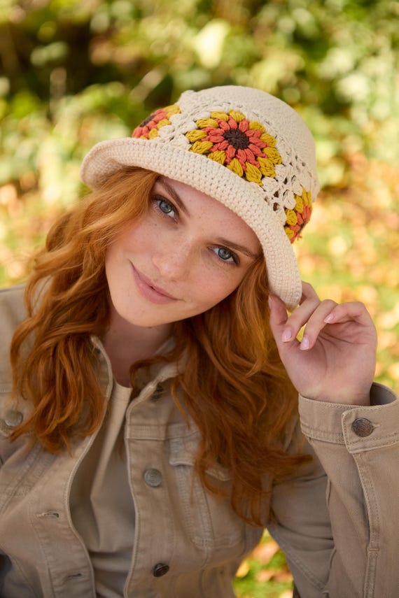 Cappello da pescatore con fiore all'uncinetto per donna cappello da pescatore a tesa larga con tessura multicolore traspirante per adolescenti adulti berretto da pescatore quattro stagioni
