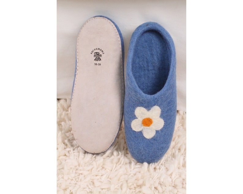 Women's Hand Felted Daisy Slipper, 100% Wool, Bright Flower Design, Felt Cosy Slippers, Suede Sole, Warm Hygge Style, Fair Trade Blue & Bark Blue 40-41