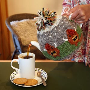Funda para tetera Highland Cow - Capacidad para tetera de 6 tazas (1,2 litros) - Forro 100 % lana y polar / Pachamama imagen 2