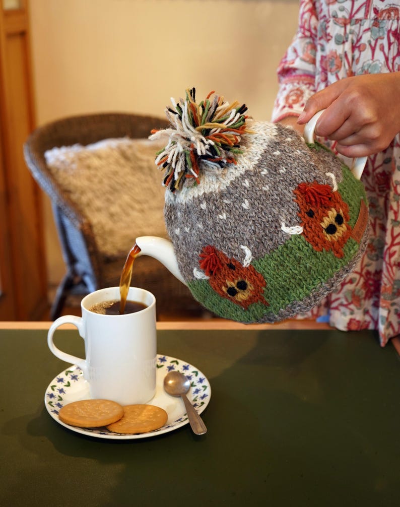 Funda para tetera Highland Cow - Capacidad para tetera de 6 tazas (1,2 litros) - Forro 100 % lana y polar / Pachamama imagen 2