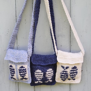 Bolso de pescado a rayas tejido a mano, bandolera para teléfono, punto de cadeneta de comercio justo, acuático, lana de crochet, festival Y2K de los 90