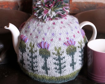 Thé Thistle Cosy - Fleurs brodées - Motif floral - Accessoires écossais - Cosies de théière - Chauffe-thé - Tricoté à la main - Pachamama