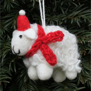 Cosy Sheep Christmas Tree Decoration – 100% Wool | Pachamama