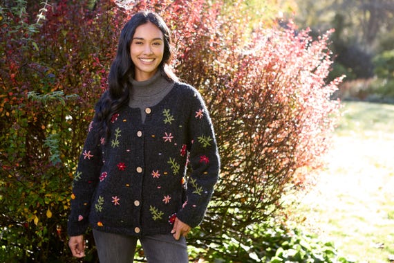 Women's Knitted Floral Cardigan - Bright Flower Embroidered Cardi - Embroidery - Sustainable Clothing Fairly Traded - Pachamama