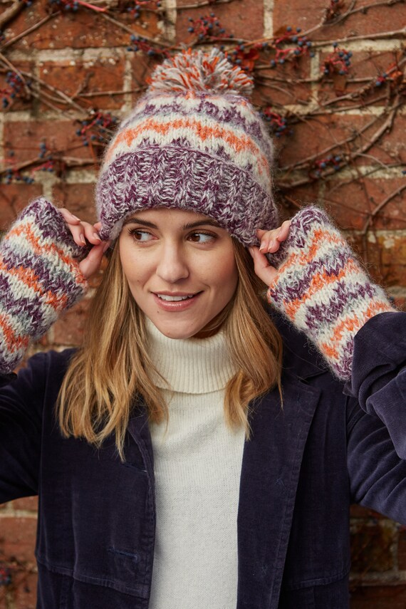 Womens knitted best sale bobble hat