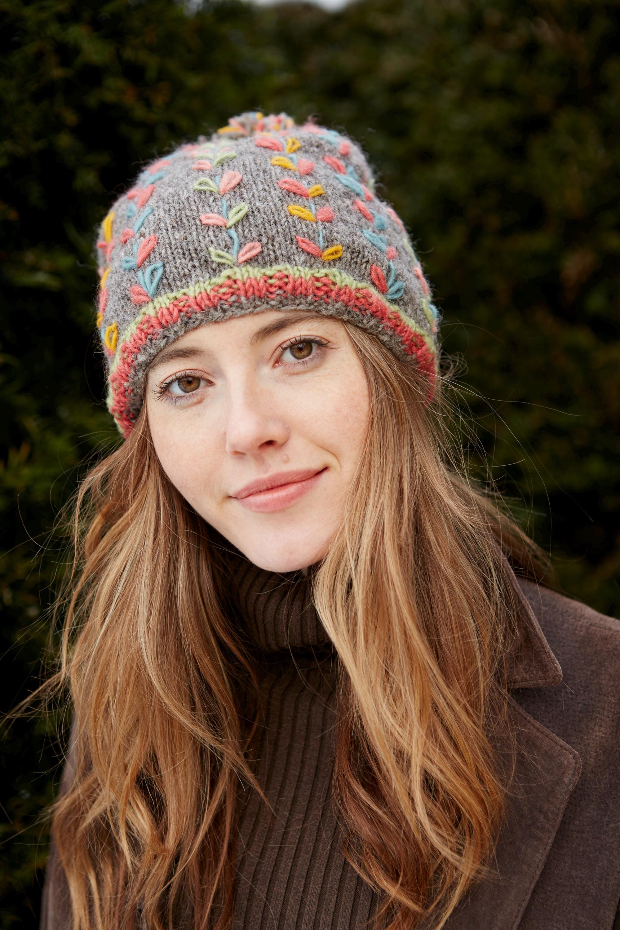 レディース刺繍ビーニー - 花柄刺繍ビーニー - 花柄刺繍ニット帽