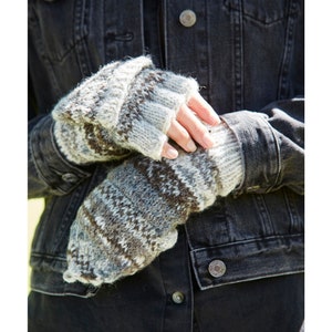 Women's Fair Isle Glove Mitts Handmade Fairisle Gloves Knitted Gloves Traditional Fair Isle 100% Wool Fair Isle Mitts Pachamama Natural