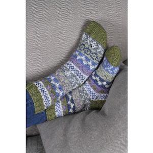 Handgestrickte Sofasocken für Damen Fair Isle Socken 100% Wolle Handgefertigte Fair Isle Socken Gemütliche Loungewear Socken Pachamama Bild 9