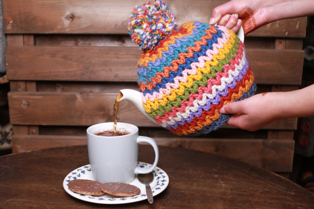 ポミ。 です　　　R&D.M.Co- CATCH ME TEA COSY Yucatan Tea Cosy - Colourful Tea Cozy - Rainbow Teapot Cover
