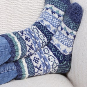 Handgestrickte Sofasocken für Damen Fair Isle Socken 100% Wolle Handgefertigte Fair Isle Socken Gemütliche Loungewear Socken Pachamama Denim