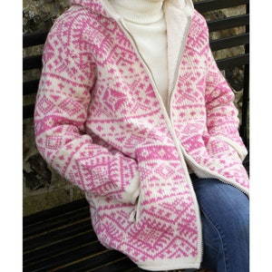 Women's Zip Hoody - 100% Wool - Snowy Pattern - Baby Pink - Fair Trade - Sustainable Fashion - Pachamama