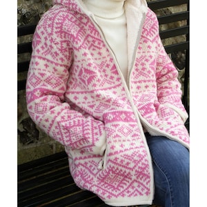 Women's Zip Hoody - 100% Wool - Snowy Pattern - Baby Pink - Fair Trade - Sustainable Fashion - |tbdc