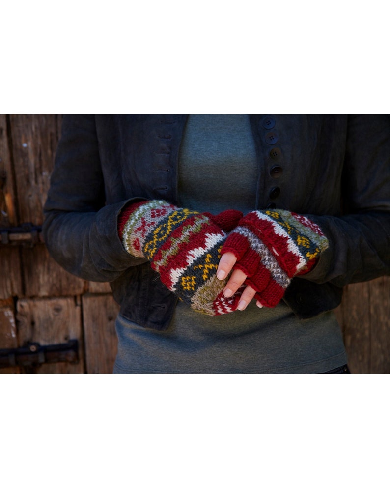 Women's Fair Isle Glove Mitts Handmade Fairisle Gloves Knitted Gloves Traditional Fair Isle 100% Wool Fair Isle Mitts Pachamama image 7