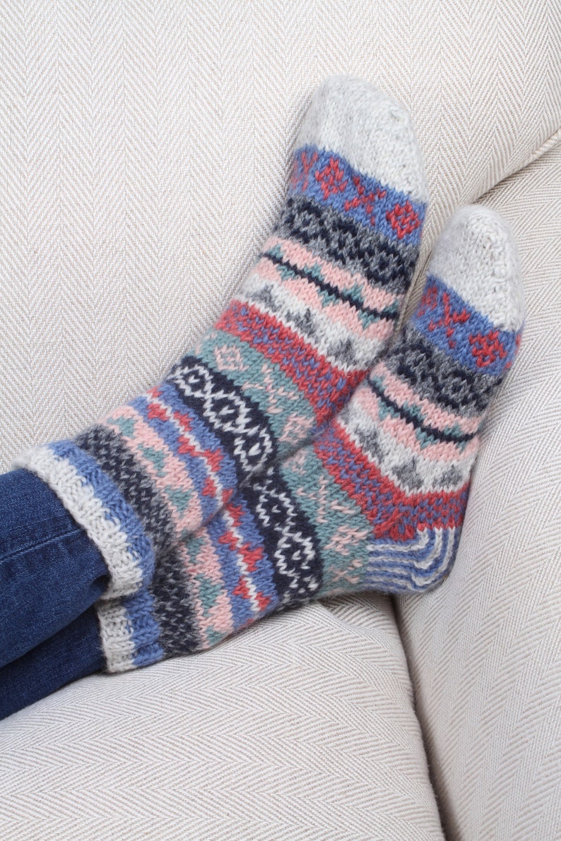 Handgestrickte Sofasocken für Damen Fair Isle Socken 100% Wolle Handgefertigte Fair Isle Socken Gemütliche Loungewear Socken Pachamama Oatmeal