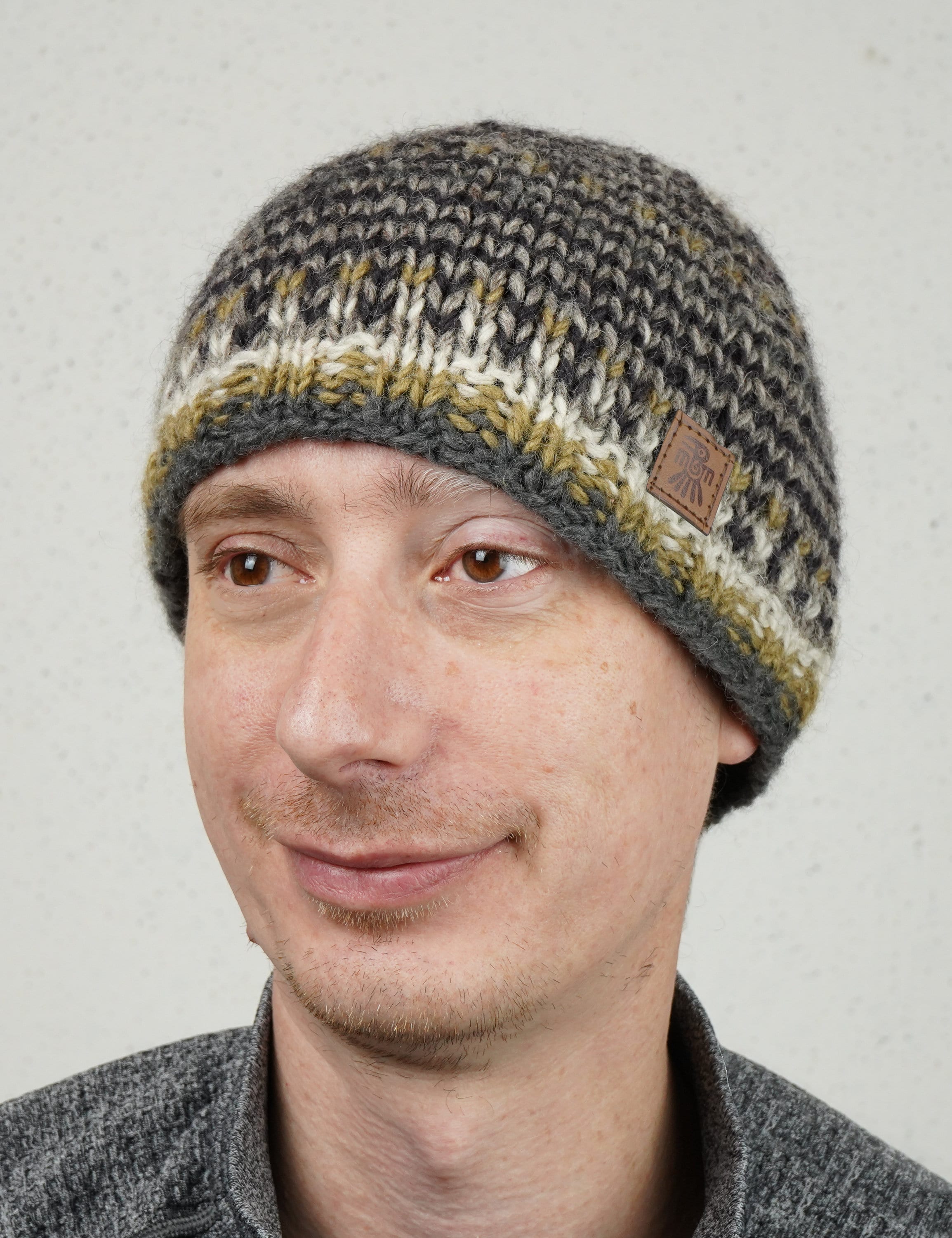 Bonnet Hiver 100% Laine Népalaise - Fait Main, Motif Géométrique Rouge, Taille Unique