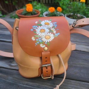 Handmade Brown Leather Crossbody Bag with Hand Painted Daisies & Forget-Me-Nots – Floral Shoulder Purse
