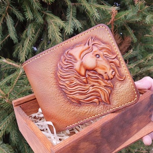 Cartera de hombre tallada, Cartera de caballo labrada, Cartera plegable de cuero repujado