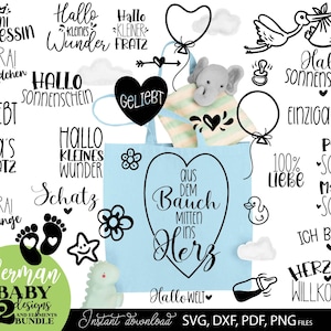 Puede incluir: Una colección de diseños alemanes con temática de bebés, que incluye elementos de texto como "Mini Prinzessin" y "Hallo Sonnenschein", junto con ilustraciones de una cigüeña, globos y un elefante bebé. Los diseños están disponibles en formatos SVG, DXF, PDF y PNG.