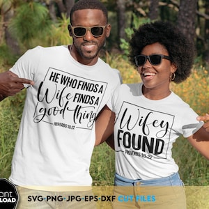 Arquivo de corte de casais de provérbios Wifey Hubby | Aquele que encontra uma esposa encontra uma coisa boa svg | Provérbios 18:22 | Camisetas de casal svg | Camisetas de família