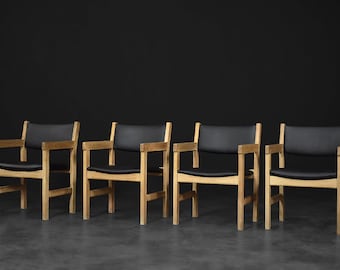 Vintage Mid-Century Danish Modern Oak Chairs by Hans J. Wegner for Getama, 1960s, Set of 4