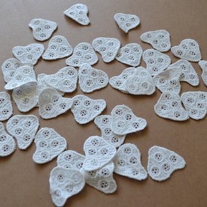 40 lace hearts, Guipure lace, , Guipure rosette for your creations, Wedding 3D appliqué, Lace appliqué for wedding dress, Scrapbooking