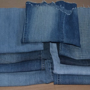 Gambe di scarto di denim, jeans di scarto, pezzi di jeans, scarti di denim riciclato