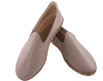Handmade Mens Leather Yemeni Shoes: Smoky Beige Slip-Ons