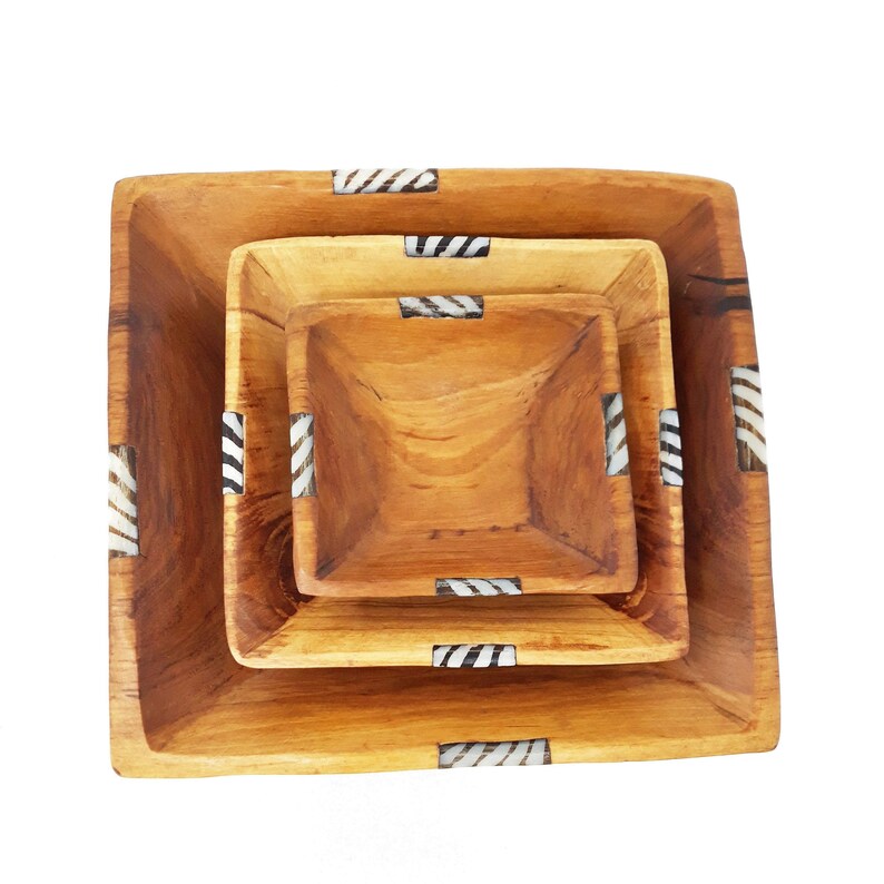 Träskålset, Handgjord träskål, Dekorativ rustik skål, Bondgårdsskål i trä, snackskålar i trä, uppsättning träskålar, Afrikanskt olivträ Square shaped set