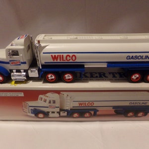 1998 hess miniature tanker truck