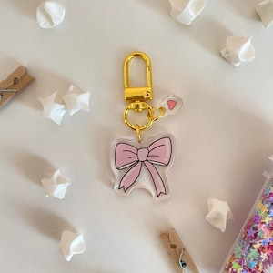 llavero de acrílico con lazo rosa - linda colección de llaveros, regalos para ella, lindos accesorios, accesorio para mochila, acrílico, llavero, coqueta
