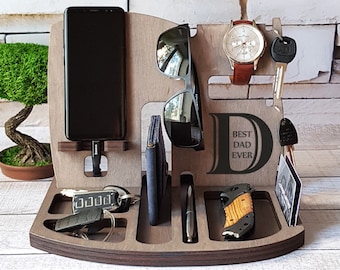 Personalisierte Docking-Station Holz Weihnachtsgeschenk für Freund Geschenk für Papa Nachttisch Organizer Herren Telefon Ladestation Telefonständer