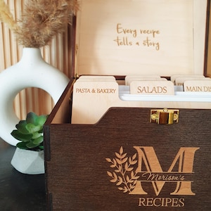 Caja de recetas grabada personalizada Caja de tarjetas de recetas Divisores de recetas Regalo para chef Regalo de Navidad para mamá Caja de regalo de boda Regalo para abuela
