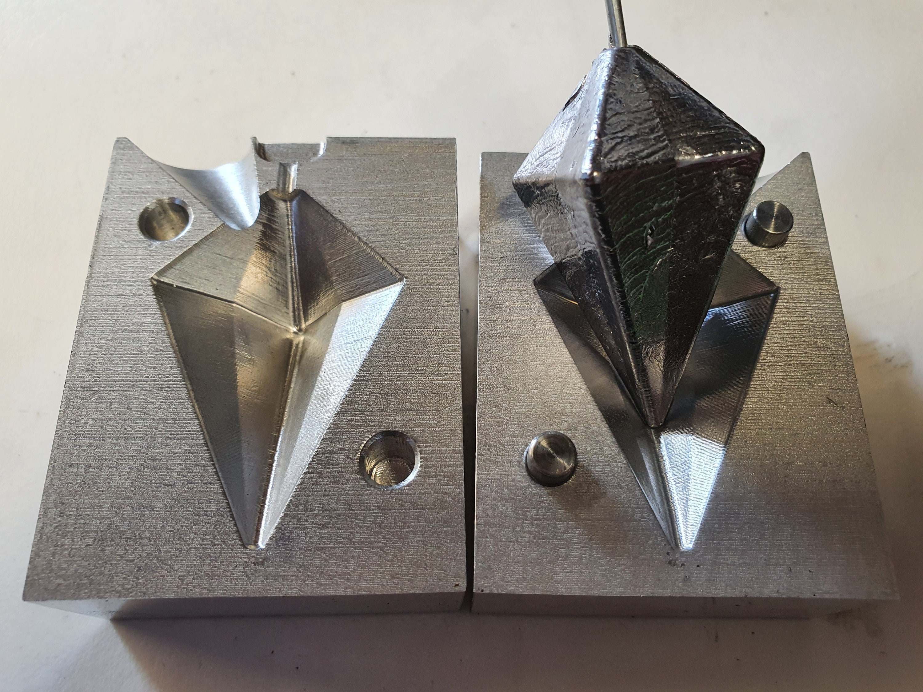 DOUBLE PYRAMID MOULD 