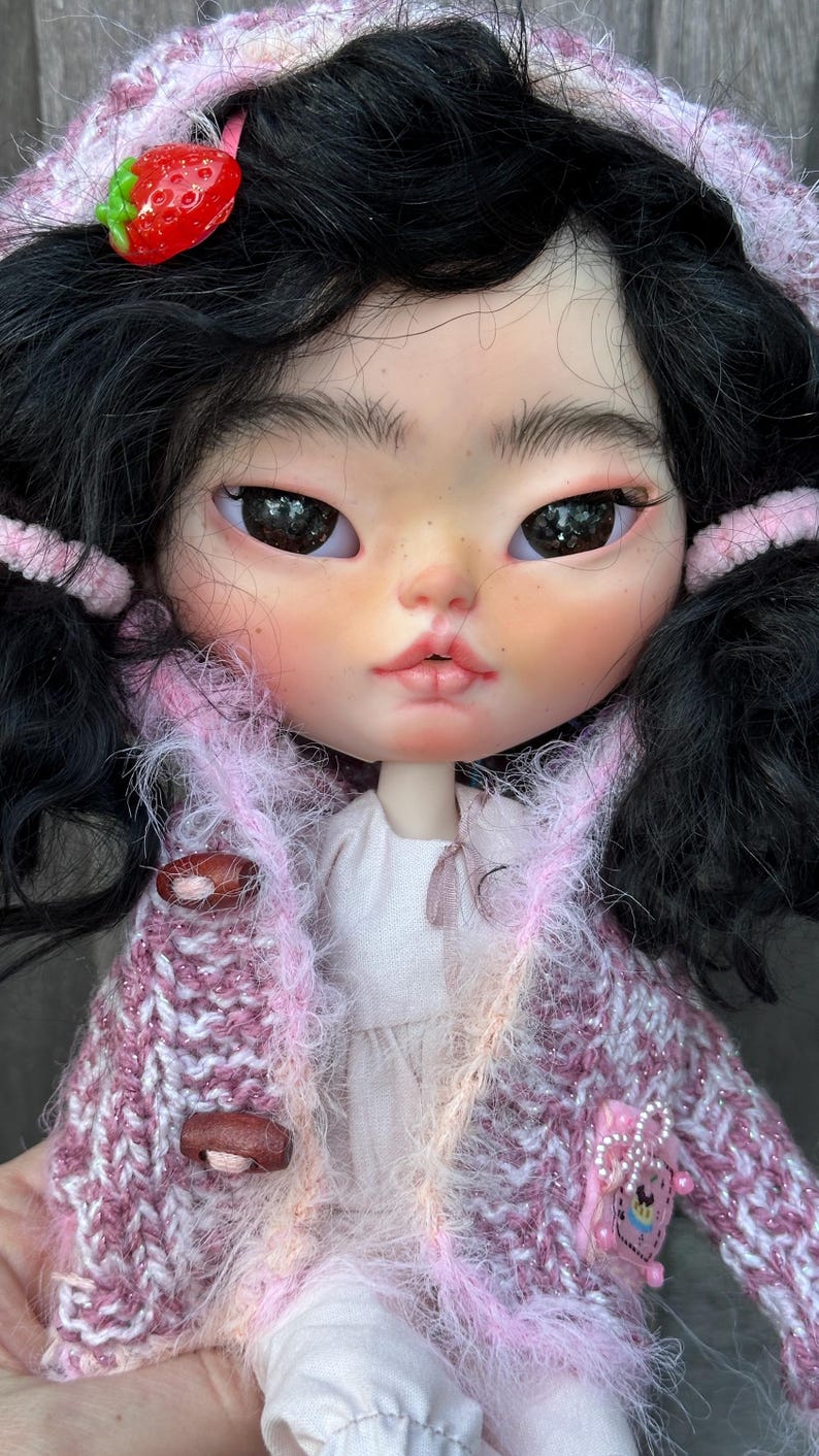 OOAK Custom Blythe Doll – Hand‑Carved Face, Mohair hair, Realistic Eyechips, Art Doll for Collectorsl, sculpted eyes, Freya image 9