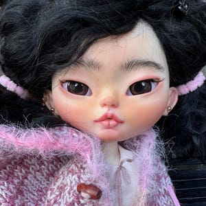 OOAK Custom Blythe Doll – Hand‑Carved Face, Mohair hair, Realistic Eyechips, Art Doll for Collectorsl, sculpted eyes, Freya image 15