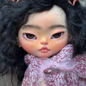 OOAK Custom Blythe Doll – Hand‑Carved Face, Mohair hair, Realistic Eyechips, Art Doll for Collectorsl, sculpted eyes, Freya image 11
