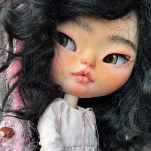 OOAK Custom Blythe Doll – Hand‑Carved Face, Mohair hair, Realistic Eyechips, Art Doll for Collectorsl, sculpted eyes, Freya image 3