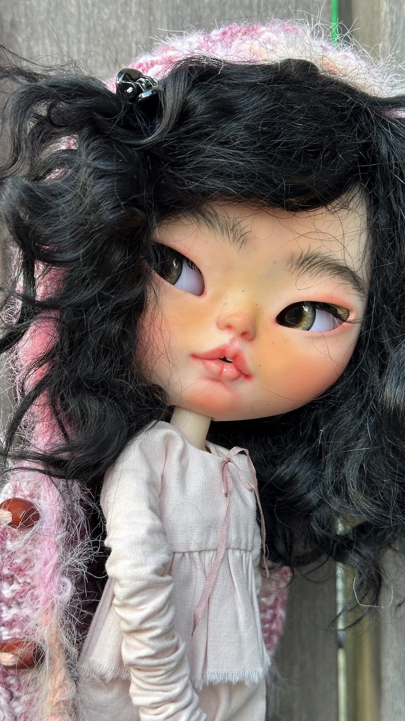 OOAK Custom Blythe Doll – Hand‑Carved Face, Mohair hair, Realistic Eyechips, Art Doll for Collectorsl, sculpted eyes, Freya image 3