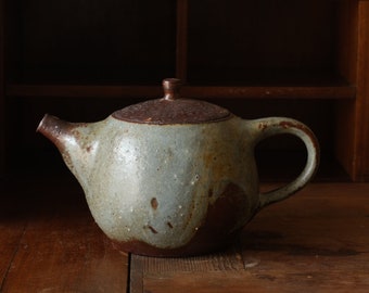 Holzbefeuerte Tepot aus roter Tonkeramik. Große Teekanne aus Steingut. Geschenk für Teeliebhaber. Teekanne für die Familie