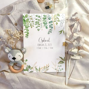 Gepersonaliseerde geboorteaankondiging met aquarel, kinderkamerfoto met naam en geboortedatum, minimalistische decoratie met eucalyptus