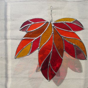 Ahornblatt aus Glas Suncatcher