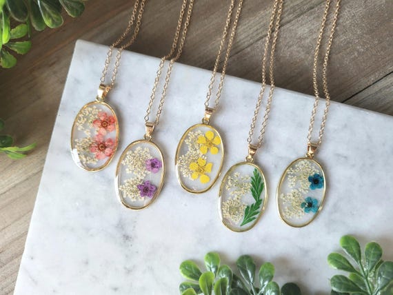Dried Flower Oval Pendant Necklace