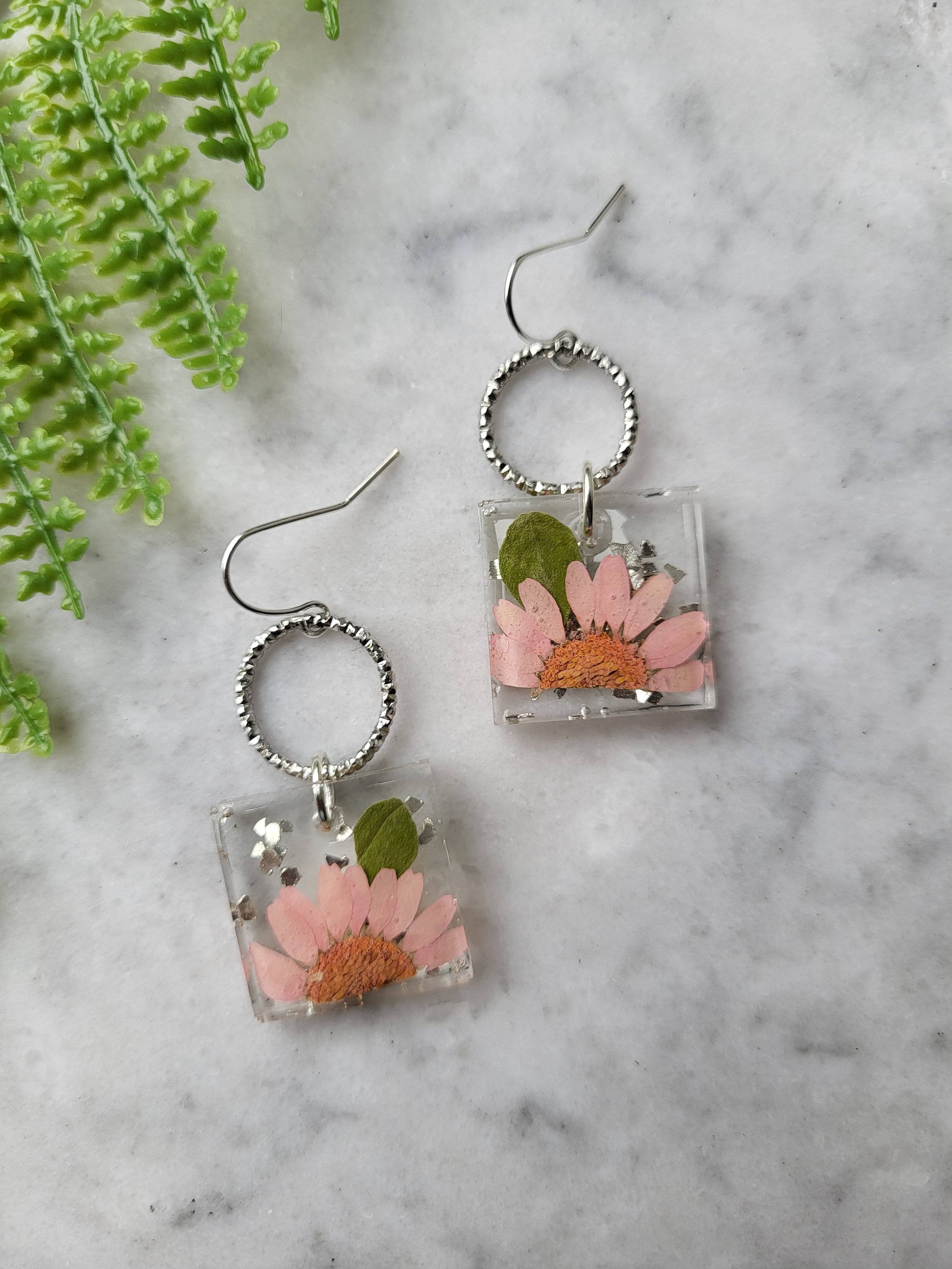 EARRINGS, FLOWER EARRINGS, Dried Flower Earrings, Resin Earrings