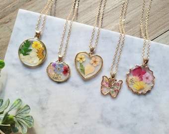 Resin Dried Flower Pendant Necklace, Adjustable Chain.