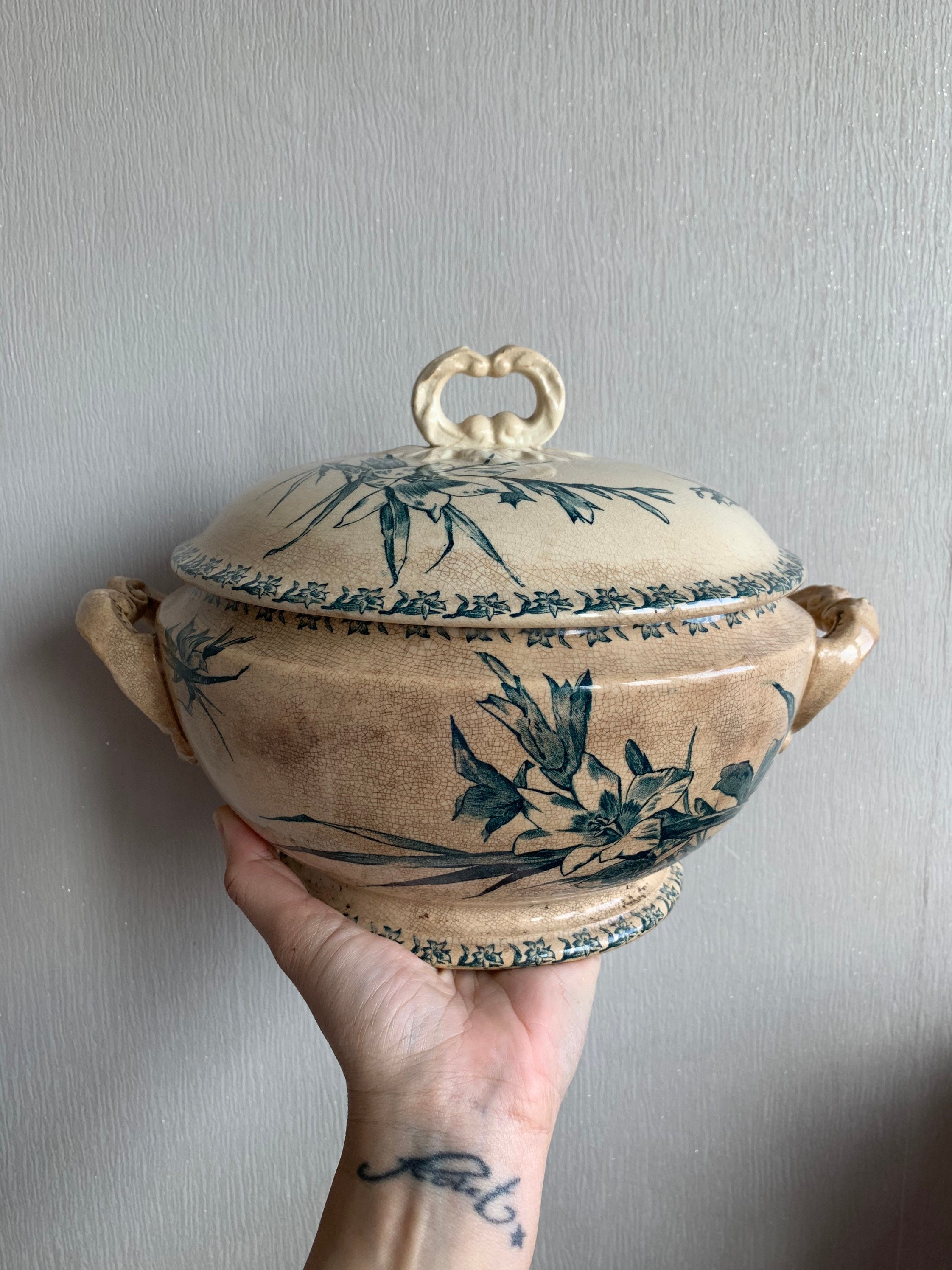 Soupière Vintage en Porcelaine Opaque de Gien - Modèle Glaieul