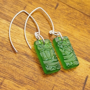 Gin Bottle Earrings | Upcycled Tanqueray Bottle | Recycled Glass Jewelry | Handmade | Sterling Silver bild 4