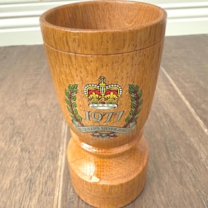 Vintage Queen Elizabeth II Silver Jubilee Wooden Goblet – British Royal Souvenir – 1977 Commemorative Cup 25th Year on the Throne Official