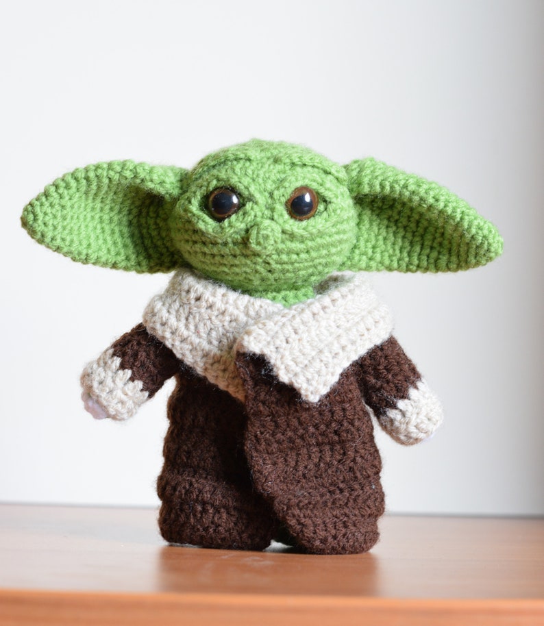 Crochet Baby Yoda PDF Pattern Amigurumi image 1